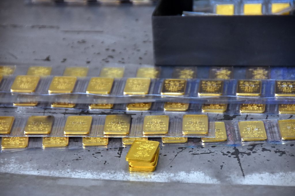 Ngày 24.06.2022: Giá vàng quốc tế treo ở mức cao và nhấp nhổm tăng tiếp