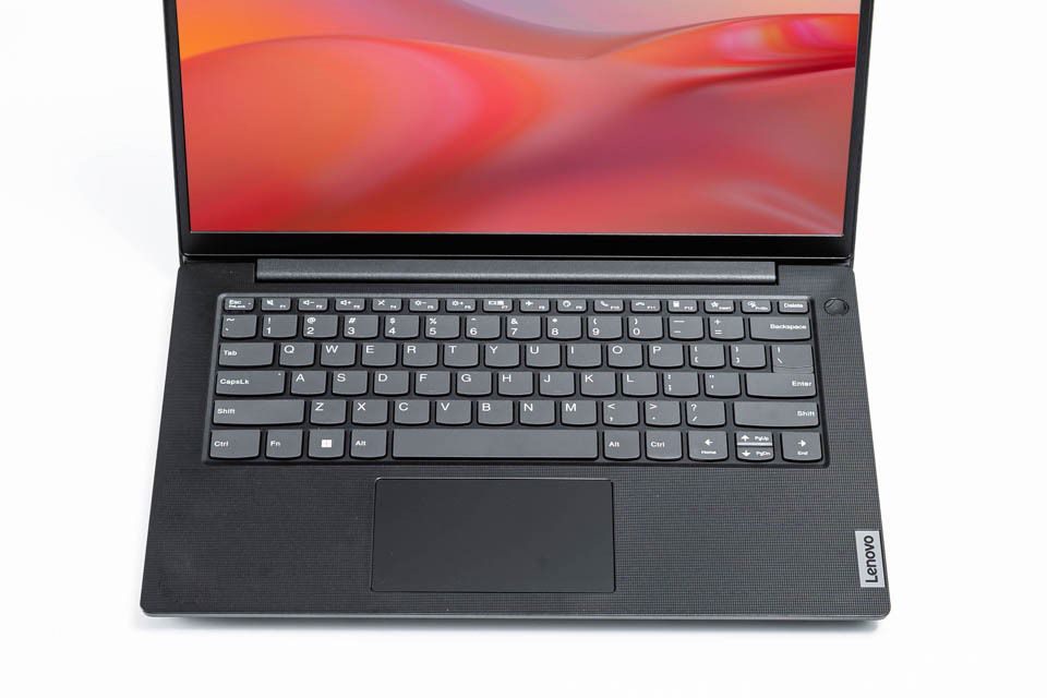 Màn hình 14 inch sắc nét của laptop Lenovo V14 G2 i5
