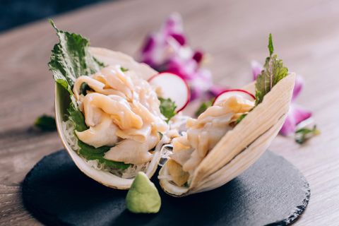 2 MÓN SASHIMI TỪ ỐC ĐANG BƠI BẠN NHẤT ĐỊNH PHẢI THỬ NGAY HÔM NAY