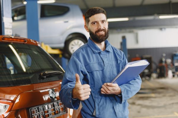 Khi nào cần đưa xe đến trạm bảo dưỡng chính hãng