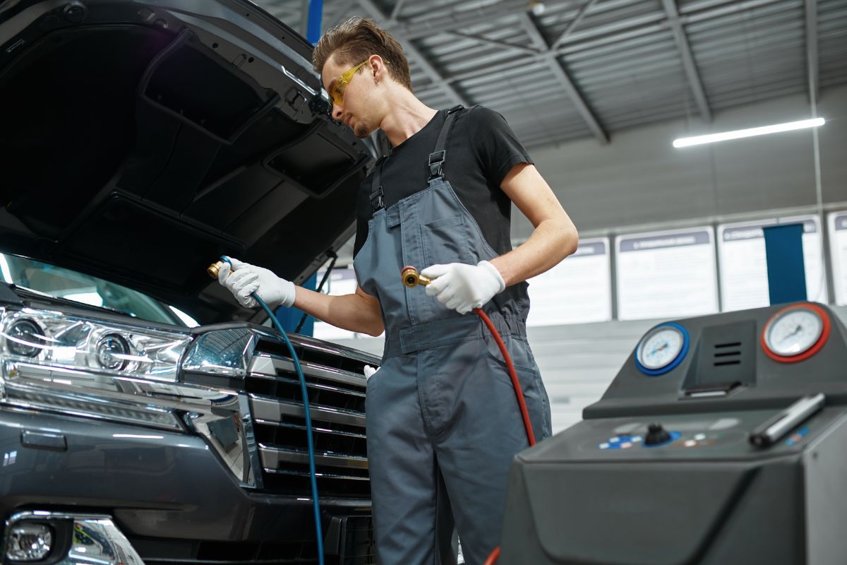 Các bước bảo dưỡng điều hòa ô tô định kỳ