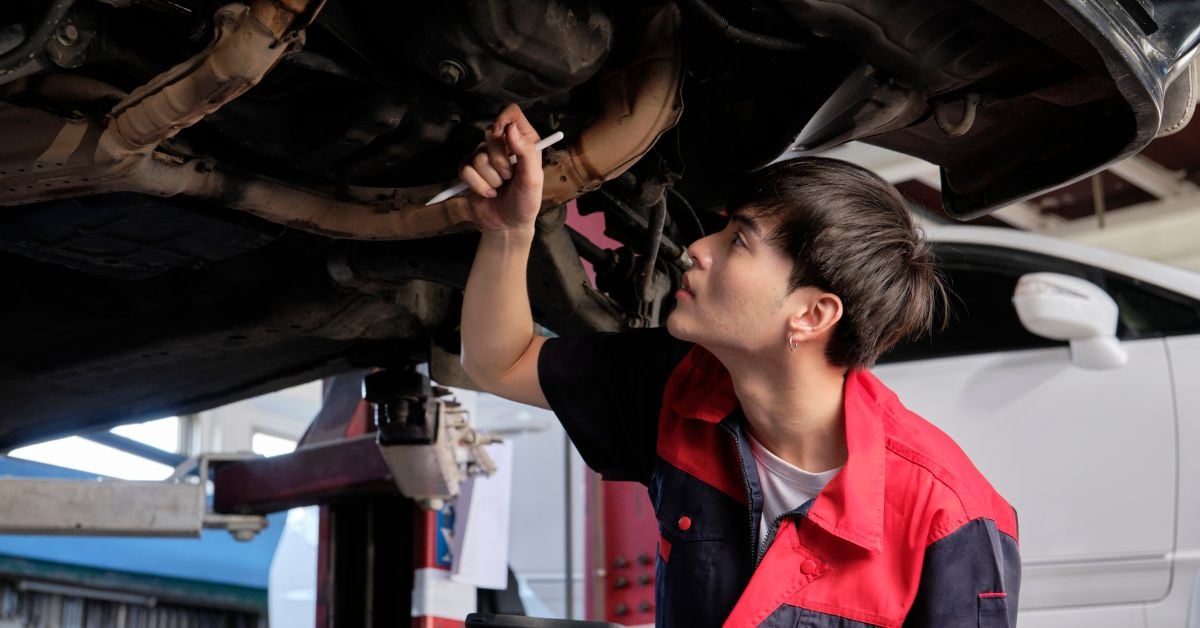 Các dấu hiệu cảnh báo cần kiểm tra gầm xe
