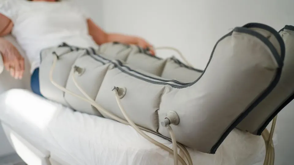 Liệu pháp nén ép và hiệu quả trong điều trị suy giãn tĩnh mạch chân