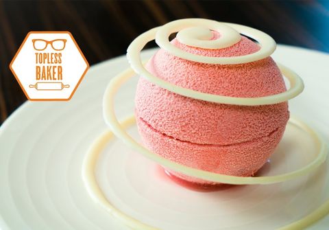 Cách trang trí bánh mousse dâu tây chuyên nghiệp như đầu bếp 5 sao