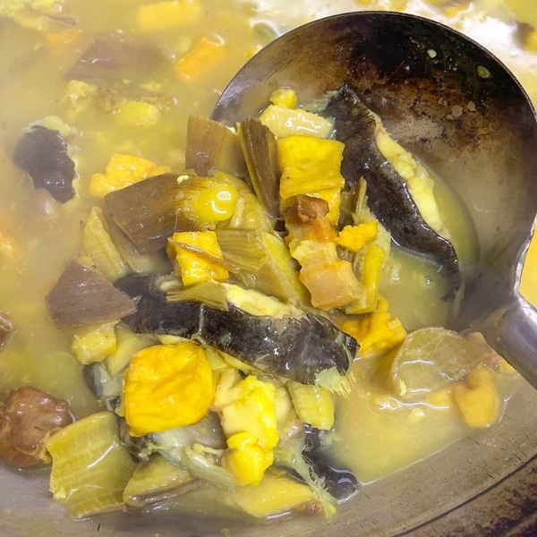 cá chình hoa om chuối đậu