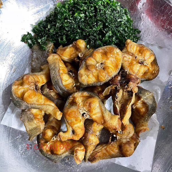 cá chạch chiên lá lốt