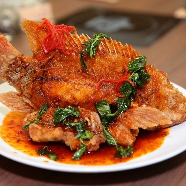 cá chẽm sốt chua ngọt