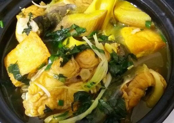 Vào bếp làm món cá lăng om chuối đậu cho gia đình