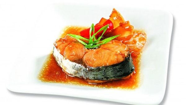 cá thu kho thơm cà chua