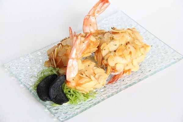 tôm chiên hạnh nhân