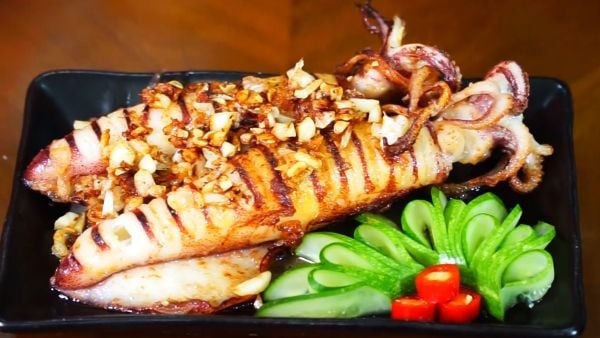 mực chiên bơ tỏi