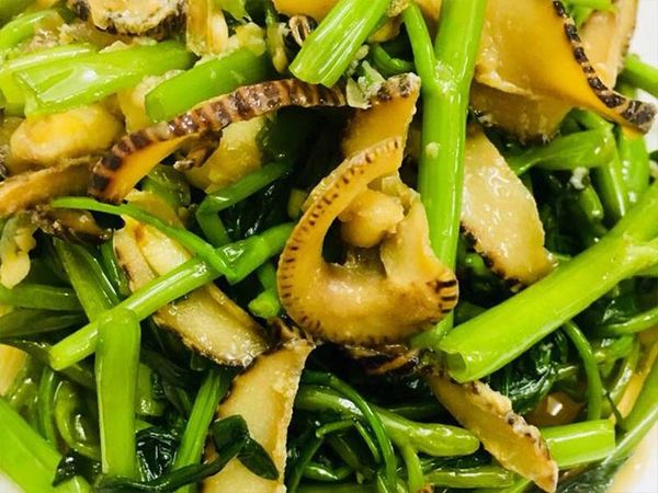 ốc giác xào rau muống