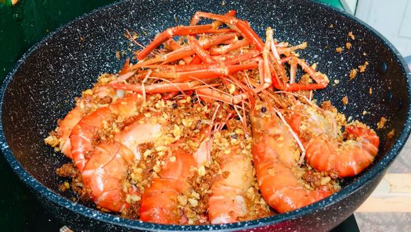 tôm càng xanh sốt bơ tỏi