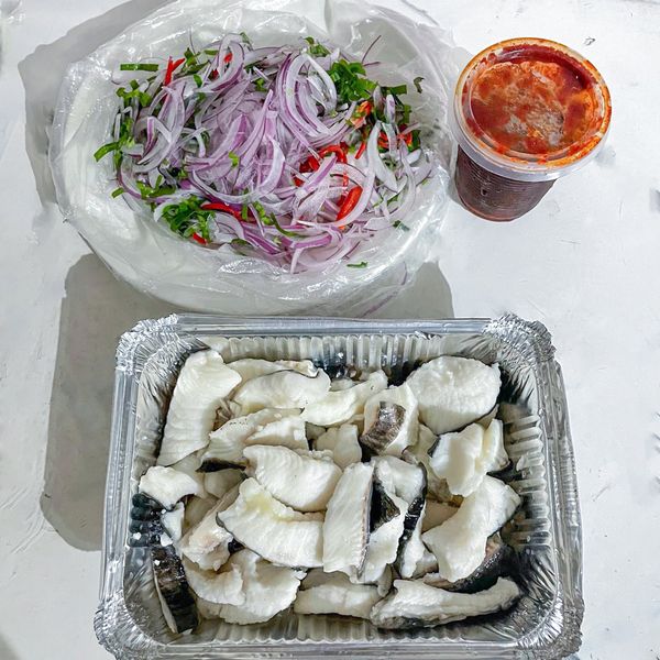 Salad cá lăng đuôi đỏ