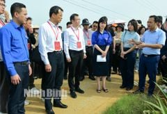 Đoàn đại biểu thanh niên Trung Quốc tham quan, tìm hiểu hoạt động sản xuất, kinh doanh tại Công ty cổ phần TPXK Đồng Giao