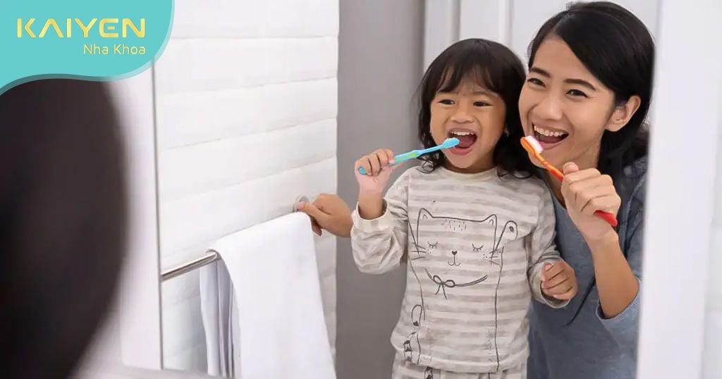 Hướng dẫn trẻ vệ sinh răng miệng, chải răng đúng cách
