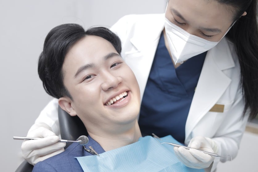 chăm sóc răng implant