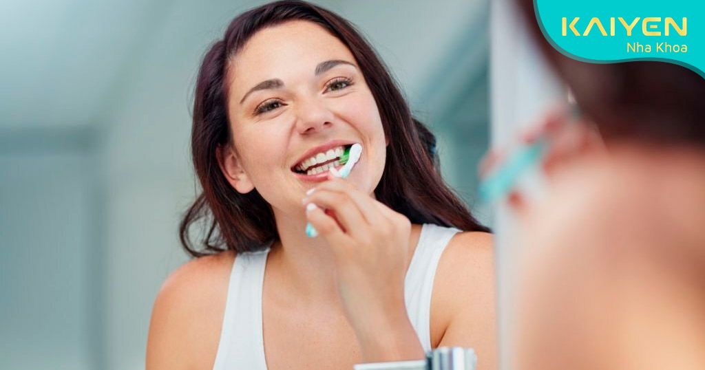 Chăm sóc răng miệng đúng cách sau tháo niềng