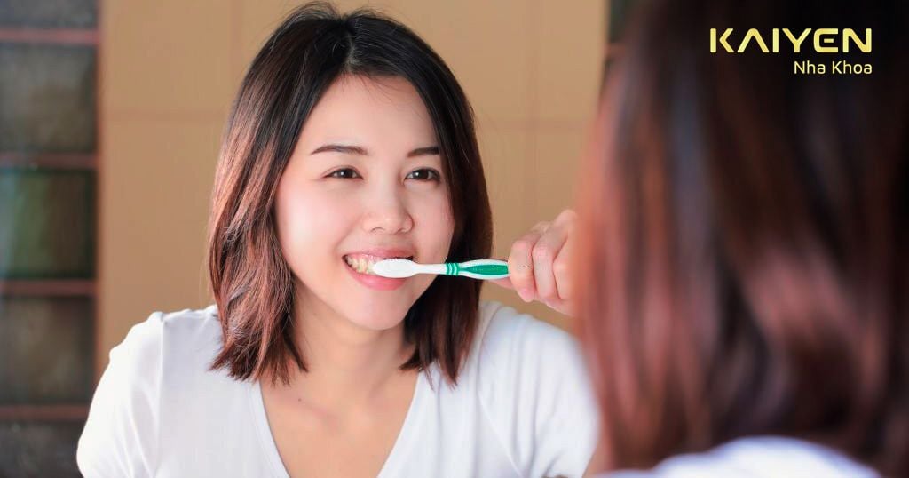 Thường xuyên đánh răng để bảo vệ răng nướu