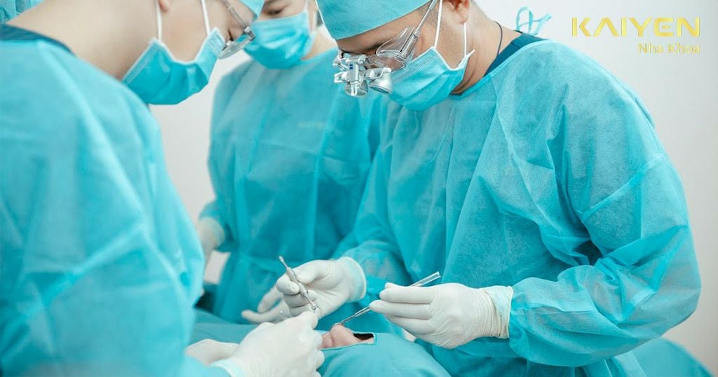 Đội ngũ bác sĩ giỏi cấy ghép Implant thành công hàng nghìn ca mất răng