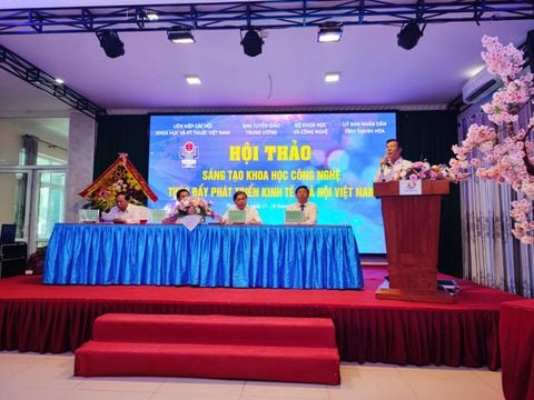 AHLĐ Nguyễn Quang Mâu phát biểu tại hội thảo khoa học 