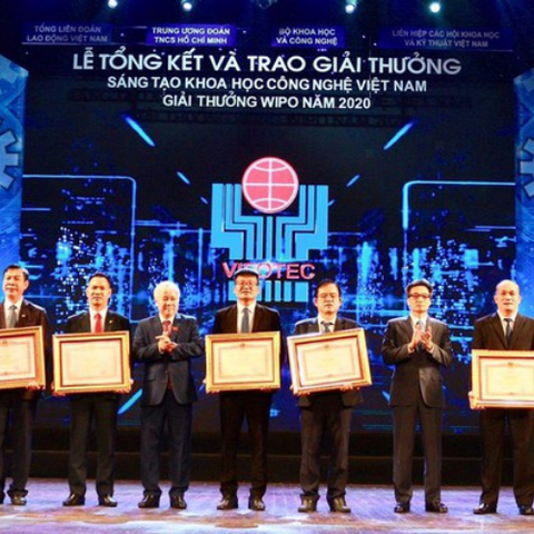 Gốm Đất Việt tự hào là đơn vị duy nhất đạt 2 giải Nhất và 1 giải Nhì trong Cuộc thi Sáng tạo Khoa học Công nghệ Việt Nam năm 2020