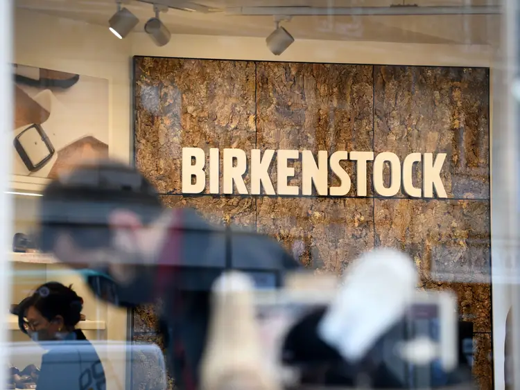 Birkenstock - Ôm trọn và nâng niu bàn chân của bạn