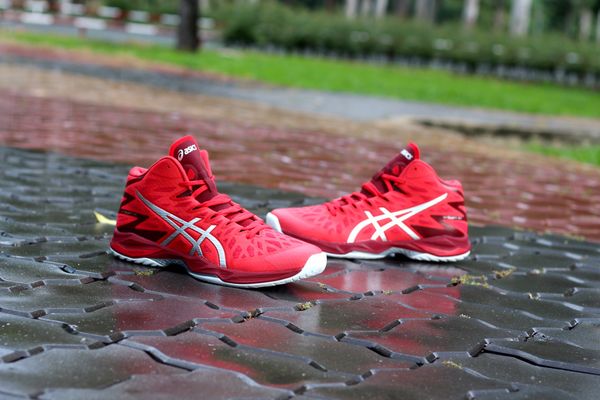 giay-bong-chuyen-nam-asics