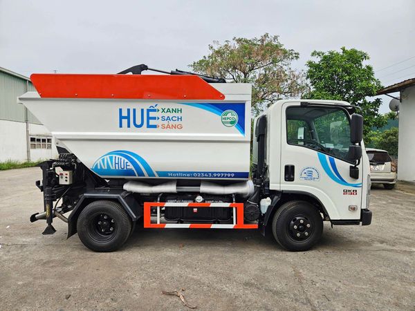 Xe ô tô chở rác 5 khối Isuzu