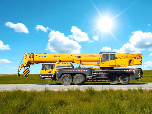 Cẩu 85 tấn XCMG tại Vietnhatcorp