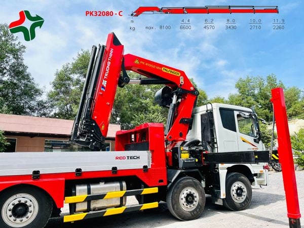 Thaco gắn cẩu Palfinger