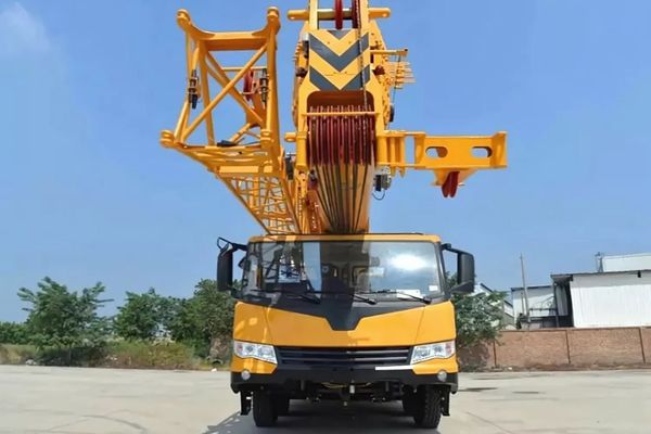 Xe Cẩu bánh lốp 70 tấn XCMG TQ