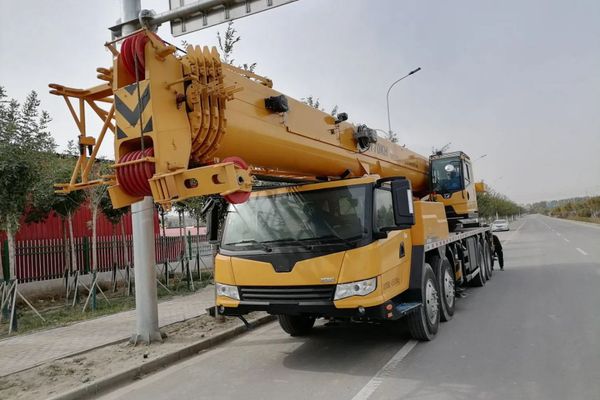 Xe Cẩu bánh lốp 70 tấn XCMG TQ