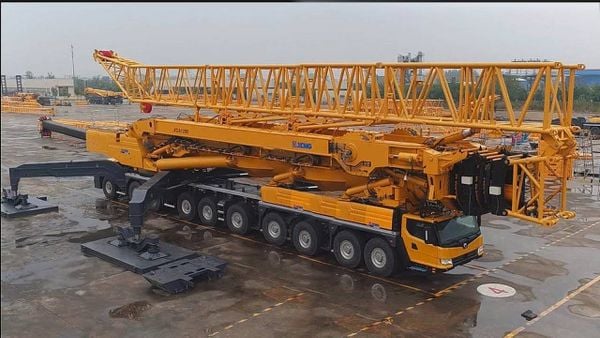 Cẩu bánh lốp 1200 tấn XCA1200