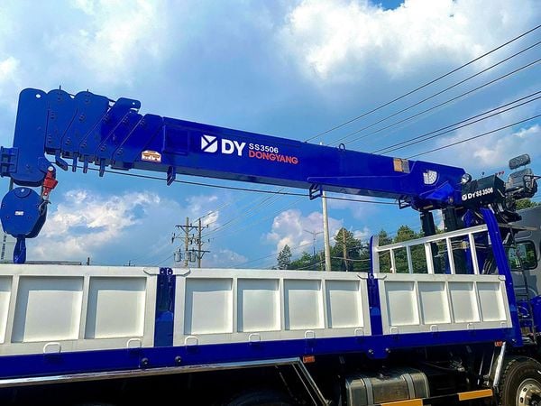 Giá Xe cẩu 15 tấn chenglong 5 chân gắn DY SS3506