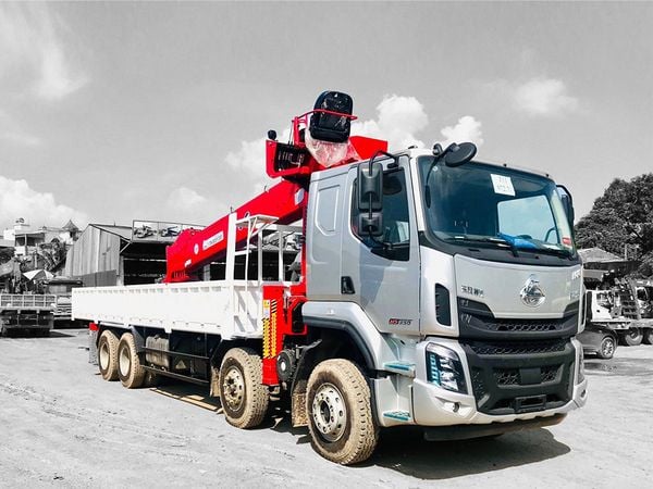 Chassi xe tải gắn cẩu 15 tấn Chenglong Atom1506