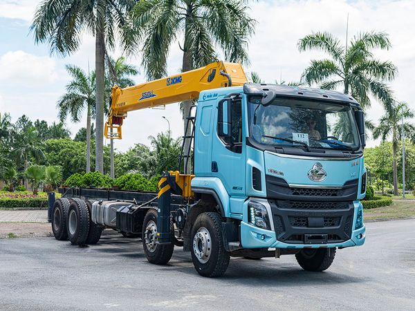 An toàn Xe cẩu tự hành 16 tấn Chenglong