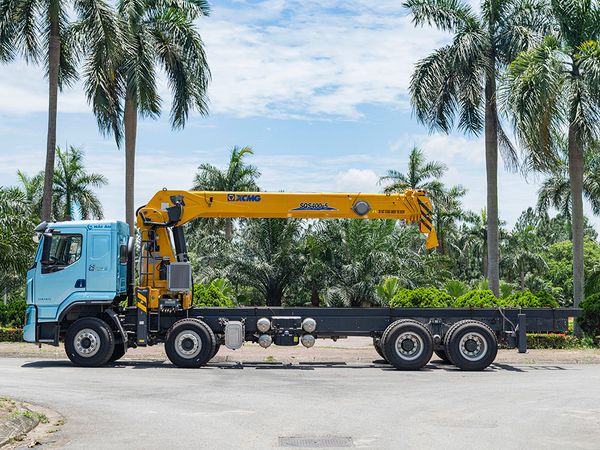 An toàn Xe cẩu tự hành 16 tấn Chenglong