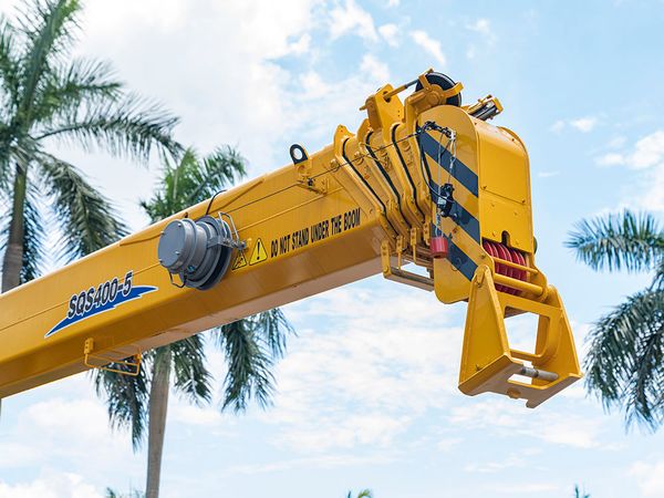 Hệ thống cần Xe cẩu tự hành 16 tấn Chenglong