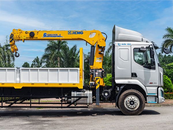 Xe chenglong M3 gắn cẩu XCMG