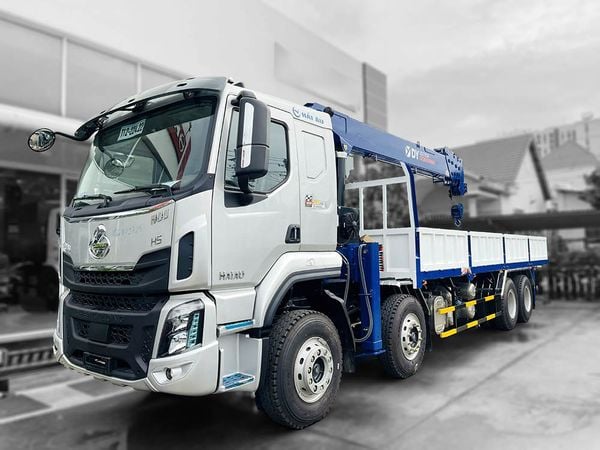 Giá xe Chenglong gắn cẩu 12 tấn