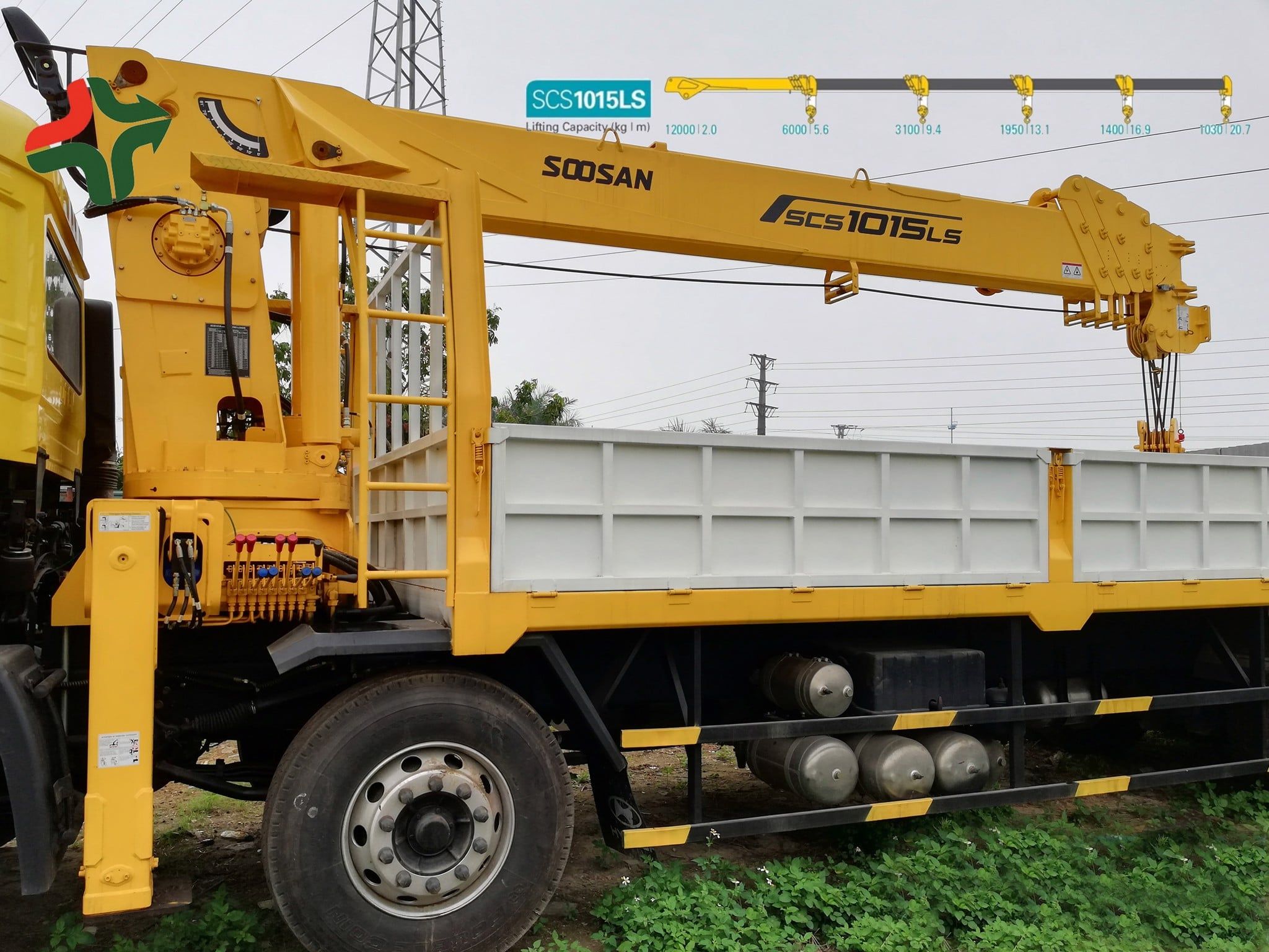 Xe tải Dongfeng L315 (DFH1310A3) 8x4 gắn cẩu Soosan SCS1015LS TOP 12 tấn