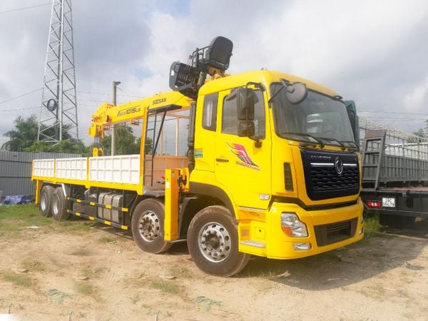 Giá xe Soosan gắn cẩu 12 tấn