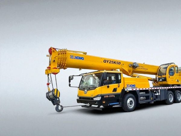 Xe Cẩu bánh lốp 25 tấn XCMG QY25k5D 5 đốt