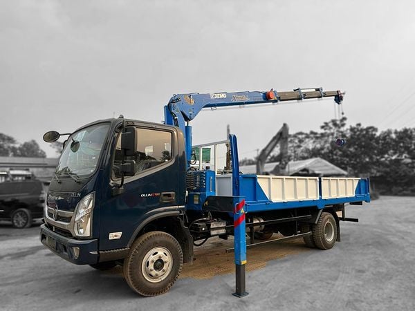 Xe cẩu tự hành 3 tấn Thaco Ollin 720 gắn XCMG