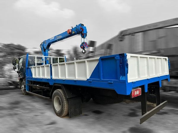 Xe cẩu tự hành 3 tấn Thaco Ollin 720 gắn XCMG GSQS68TL-4