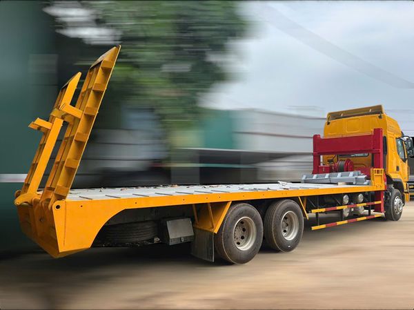 Chenglong 6x4 chân nâng đầu chở máy nóc thấp