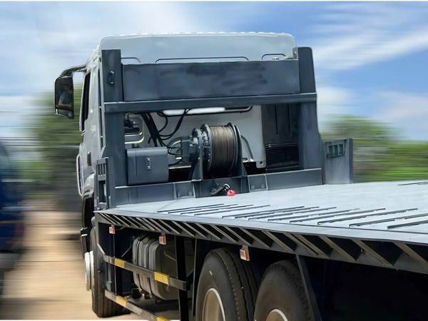 Be thành Chenglong 3 chân nâng đầu chở máy nóc thấp