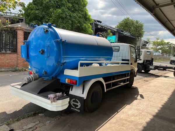 Xe hút bể phốt 5 khối