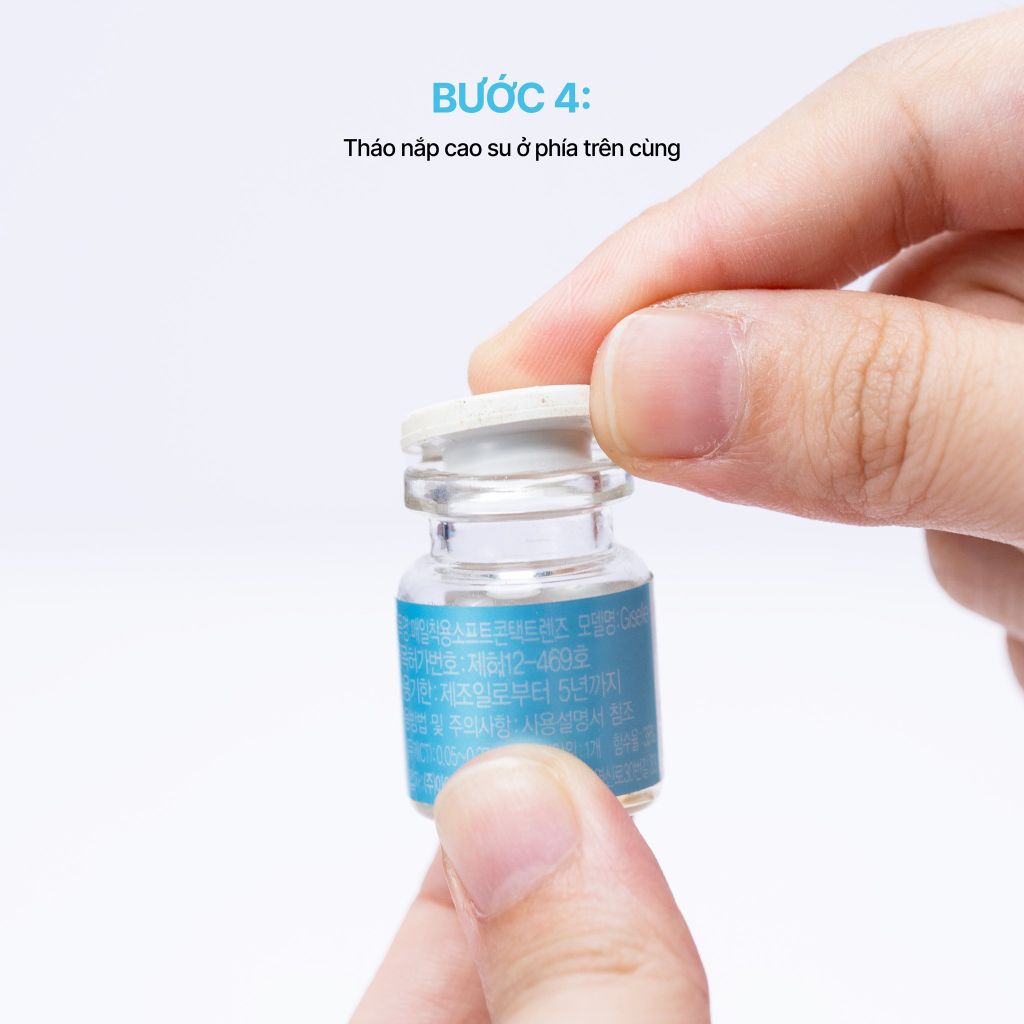 Vị trí mũi tên trên nắp lọ lens – bước xác định đầu tiên